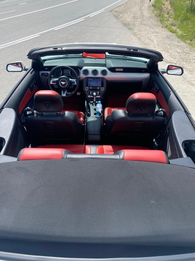 Аренда кабриолета в Анапе, кабриолет “Ford Mustang”, низкая цена на прокат!